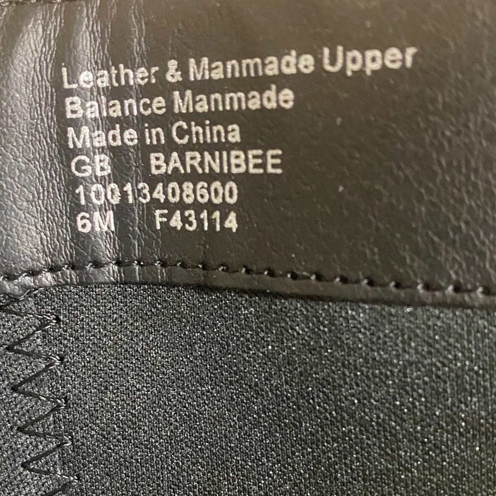 NWOB GIANI BERNINI Barnibee Boots Women's Size 6M